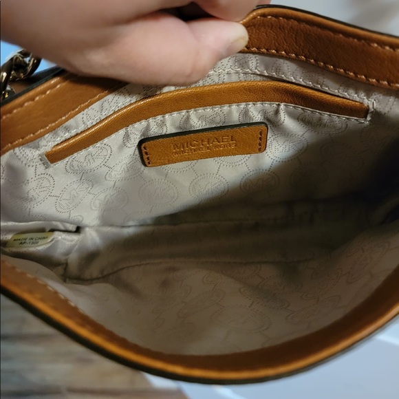 Authentic Michael Kors Bag/Purse - Picture 4 of 6